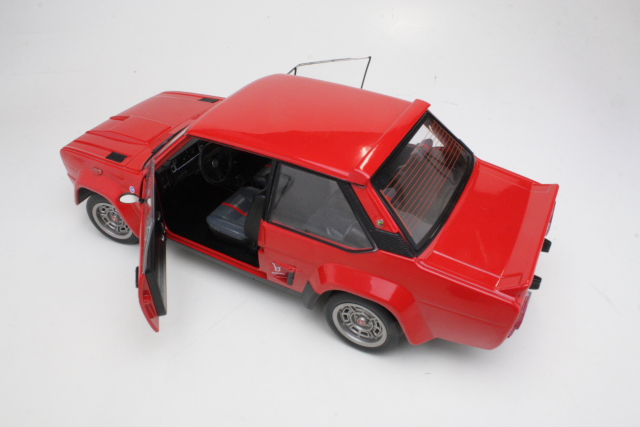Fiat 131 Abarth 1980, punainen - Sulje napsauttamalla kuva