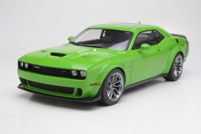 Dodge Challenger R/T Scat Pack Widebody 2020, green