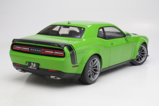 Dodge Challenger R/T Scat Pack Widebody 2020, green