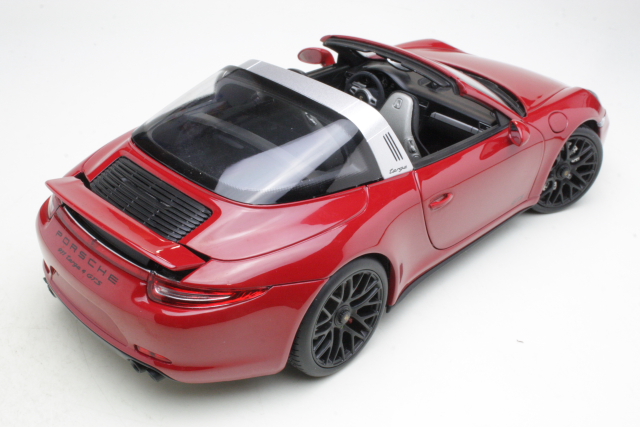 Porsche 911 (991) Targa 4 GTS 2015, red