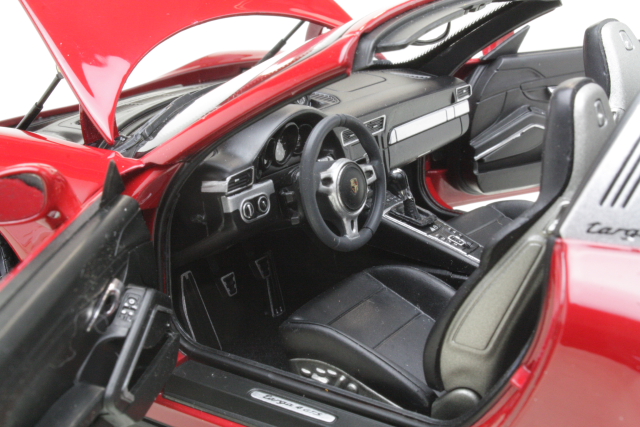 Porsche 911 (991) Targa 4 GTS 2015, red