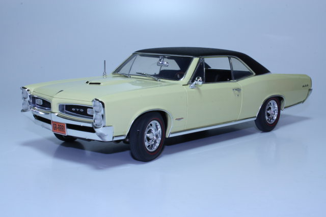 Pontiac GTO 1966, cream