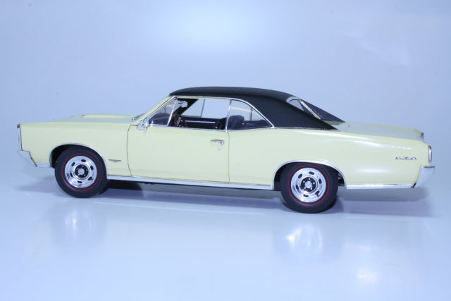 Pontiac GTO 1966, cream