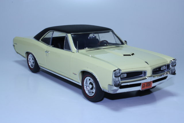 Pontiac GTO 1966, cream