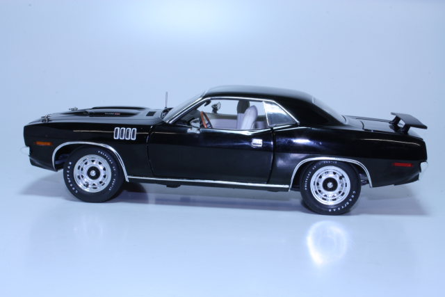 Plymouth Cuda 383 1971, black
