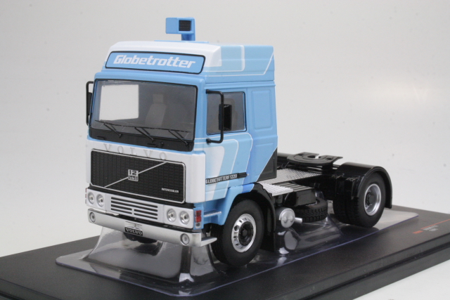 Volvo F12 Globetrotter 1981, valkoinen/sininen