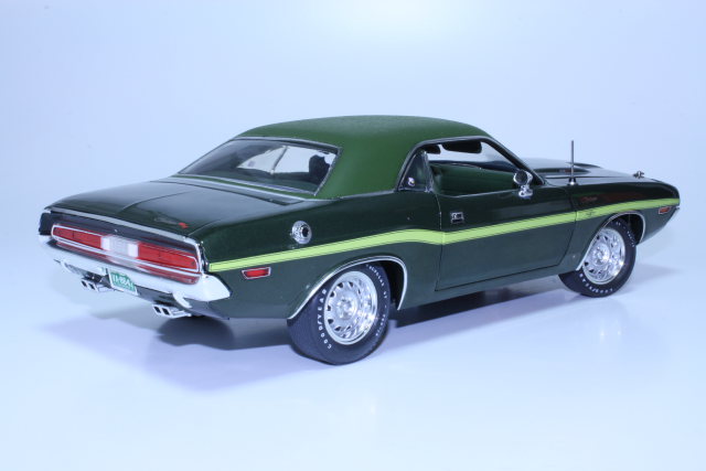 Dodge Challenger R/T 1970, tummanvihreä