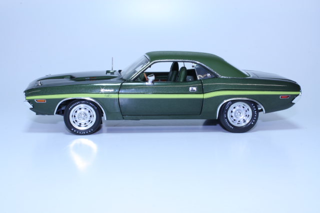 Dodge Challenger R/T 1970, tummanvihreä