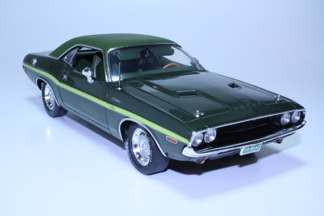Dodge Challenger R/T 1970, tummanvihreä
