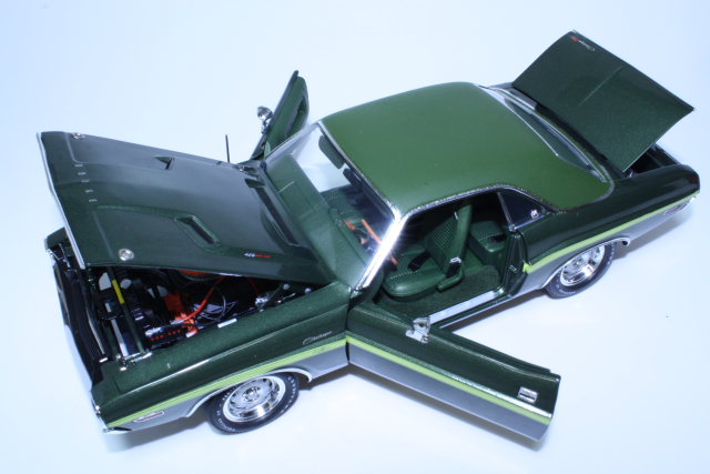 Dodge Challenger R/T 1970, tummanvihreä