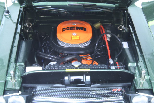 Dodge Challenger R/T 1970, tummanvihreä
