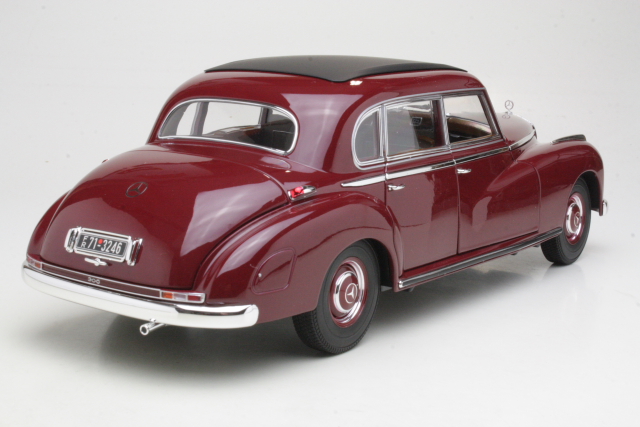 Mercedes 300 1955, dark red
