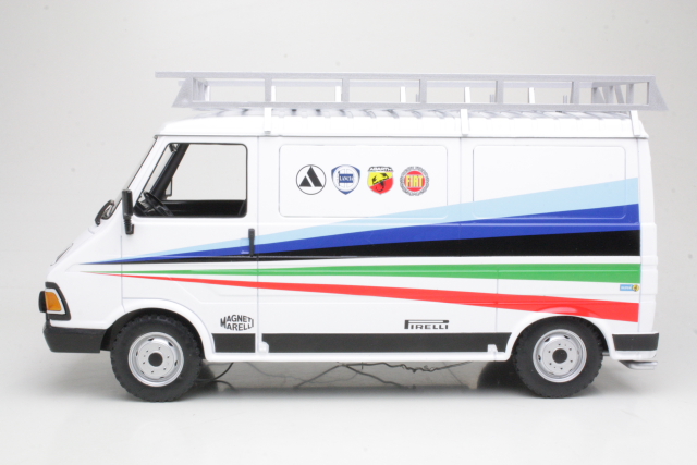 Fiat 242 1980 "Fiat Abarth Technic Assistance" - Sulje napsauttamalla kuva