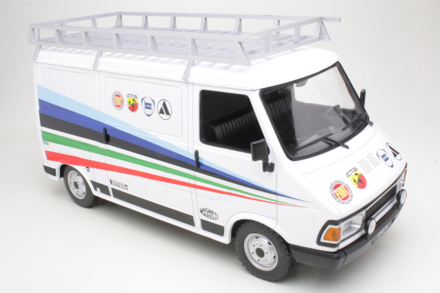 Fiat 242 1980 "Fiat Abarth Technic Assistance" - Sulje napsauttamalla kuva