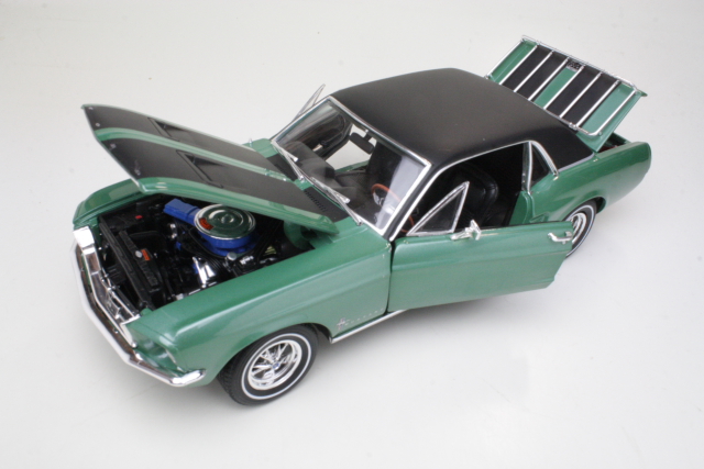 Ford Mustang Coupe 1967, vihreä "Ski Country Special"