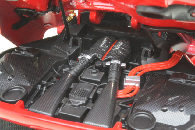Ferrari FXX-K Evo Hybrid 6.3 V12 1050hp 2018, punainen - Sulje napsauttamalla kuva