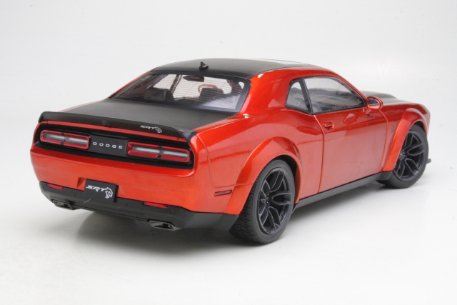 Dodge Challenger SRT Hellcat Redeye Widebody, oranssi - Sulje napsauttamalla kuva