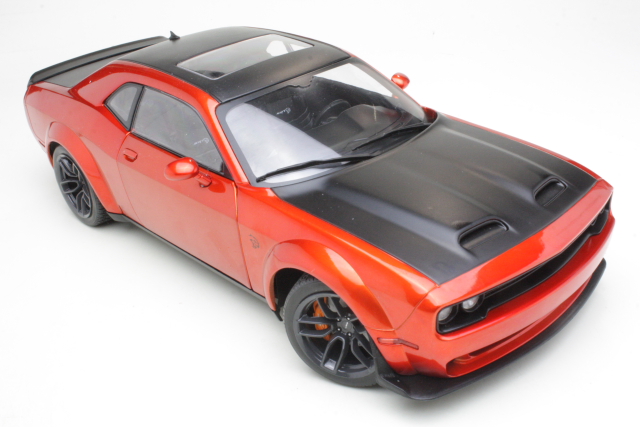 Dodge Challenger SRT Hellcat Redeye Widebody, oranssi - Sulje napsauttamalla kuva