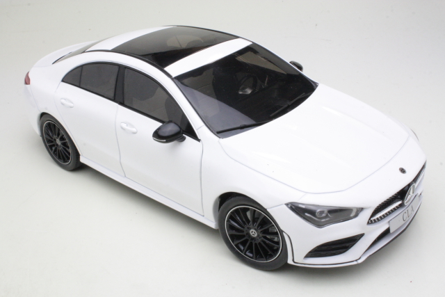 Mercedes CLA (C118) Coupe AMG Line 2019, valkoinen - Sulje napsauttamalla kuva