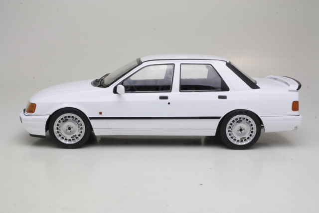 Ford Sierra Cosworth 1988, valkoinen