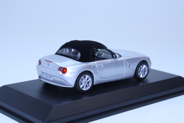 BMW Z4 2002, hopea