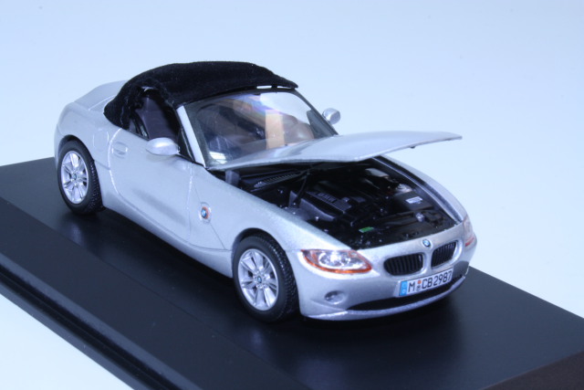 BMW Z4 2002, hopea