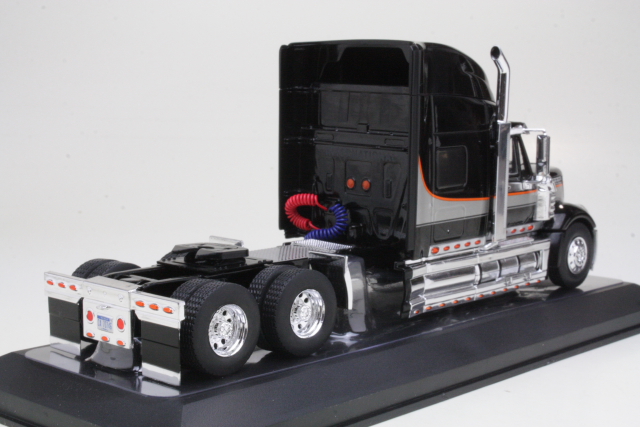 International Lonestar 2010, black