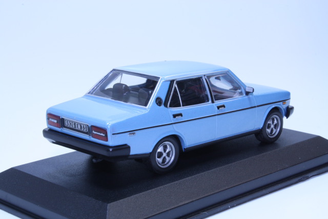 Fiat 131 Supermirafiori 1978, metallinsininen - Sulje napsauttamalla kuva