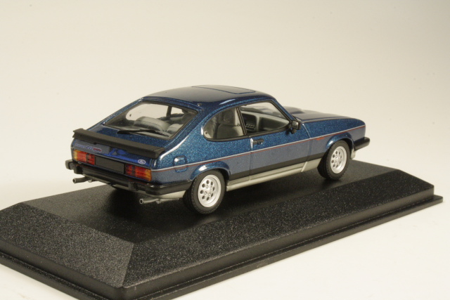 Ford Capri Mk3 1982, sininen/hopea - Sulje napsauttamalla kuva