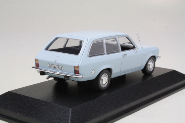 Opel Ascona A Voyage 1970, vaaleansininen - Sulje napsauttamalla kuva