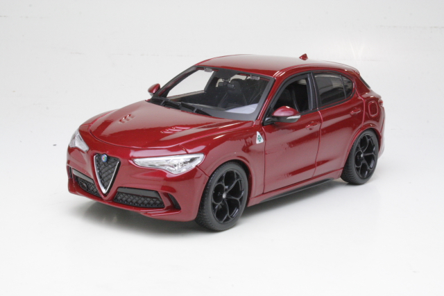 Alfa Romeo Stelvio Q4 Quadrifoglio V6 BiTurbo 2017, punainen - Sulje napsauttamalla kuva