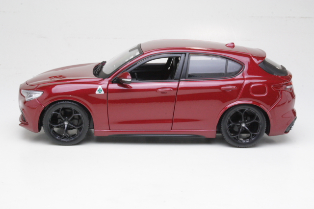 Alfa Romeo Stelvio Q4 Quadrifoglio V6 BiTurbo 2017, red