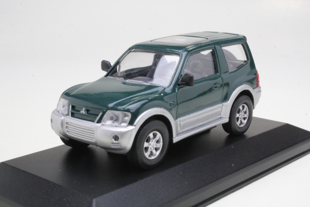 Mitsubishi Pajero, green/silver