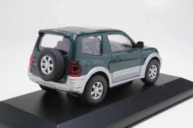 Mitsubishi Pajero, vihreä/hopea
