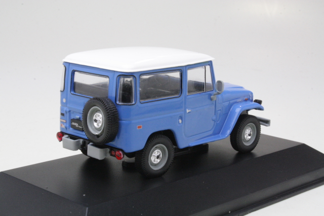 Toyota Land Cruiser FJ40 1973, sininen - Sulje napsauttamalla kuva