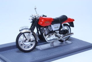 Norton Commando 750 1969, red