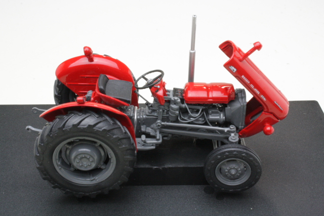 Massey Ferguson 35X 1963, red 1:32 - Click Image to Close