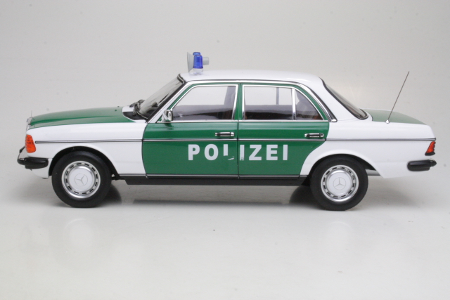 Mercedes 200 (w123) 1976 "Polizei" (B-LAATU) - Sulje napsauttamalla kuva