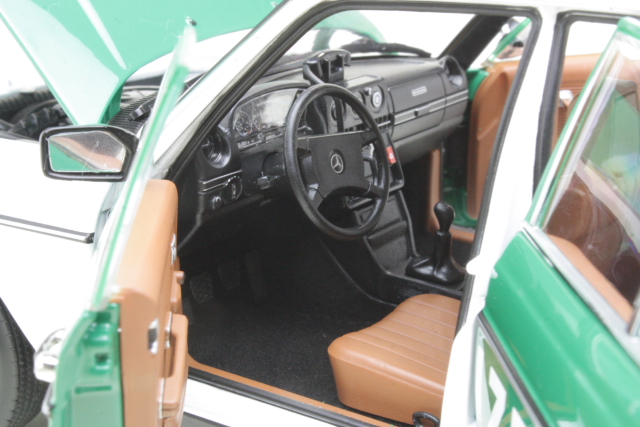Mercedes 200 (w123) 1976 "Polizei"