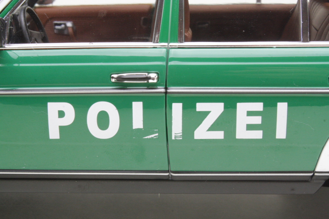 Mercedes 200 (w123) 1976 "Polizei"