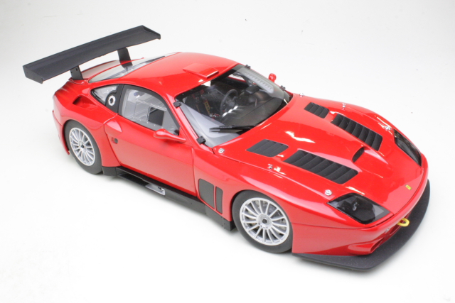 Ferrari 575 GTC 2004, punainen