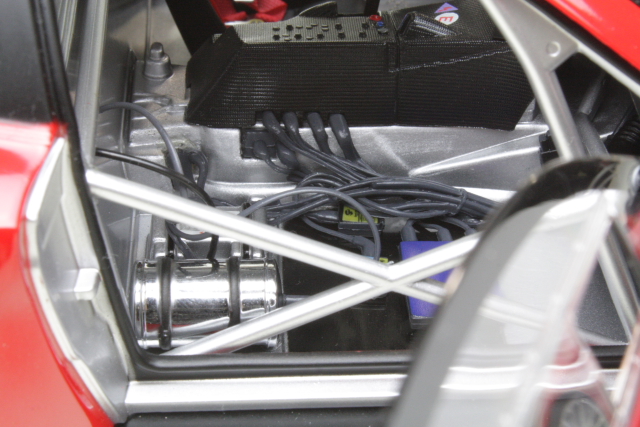 Ferrari 575 GTC 2004, punainen