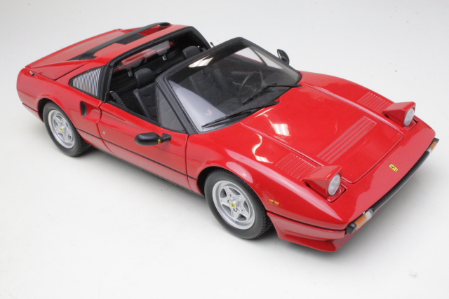 Ferrari 308 GTS Quattrovalvole, punainen - Sulje napsauttamalla kuva