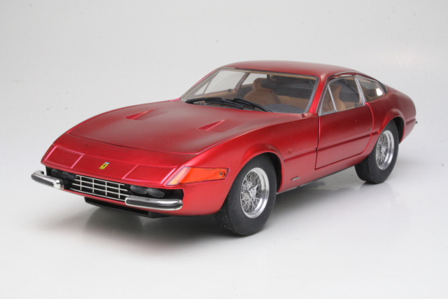 Ferrari 365 GTB/4 1971, punainen - Sulje napsauttamalla kuva