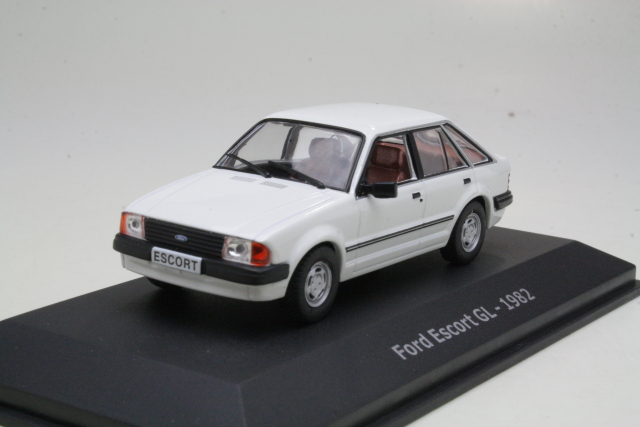Ford Escort Mk3 GL 1982, valkoinen
