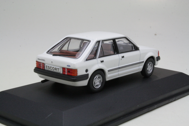 Ford Escort Mk3 GL 1982, valkoinen