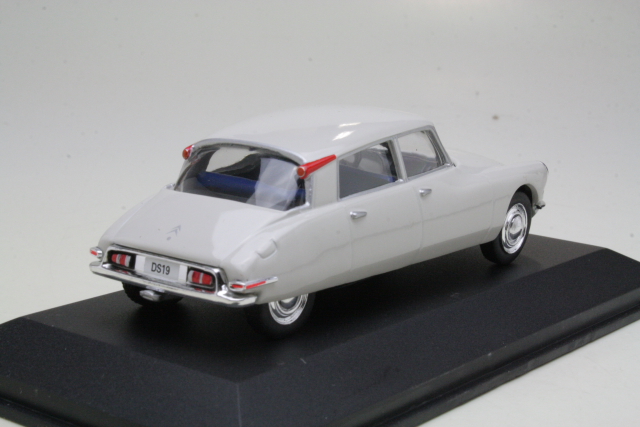 Citroen DS19 1957, light grey