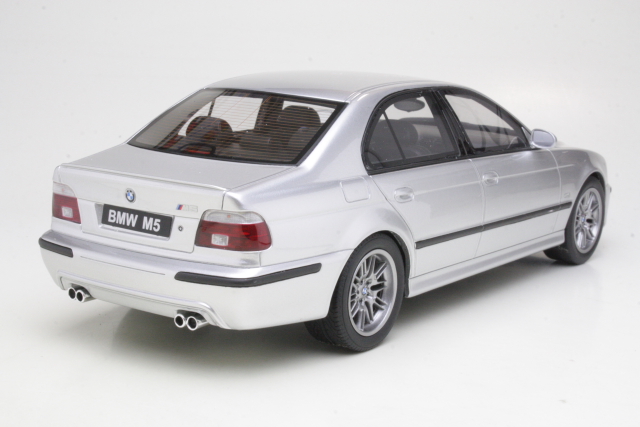 BMW M5 (e39) 2002, silver - Click Image to Close