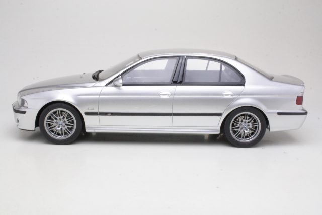 BMW M5 (e39) 2002, silver - Click Image to Close