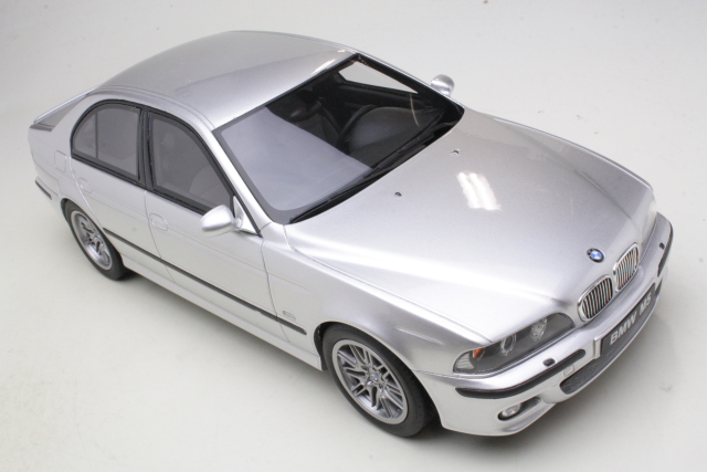 BMW M5 (e39) 2002, silver - Click Image to Close